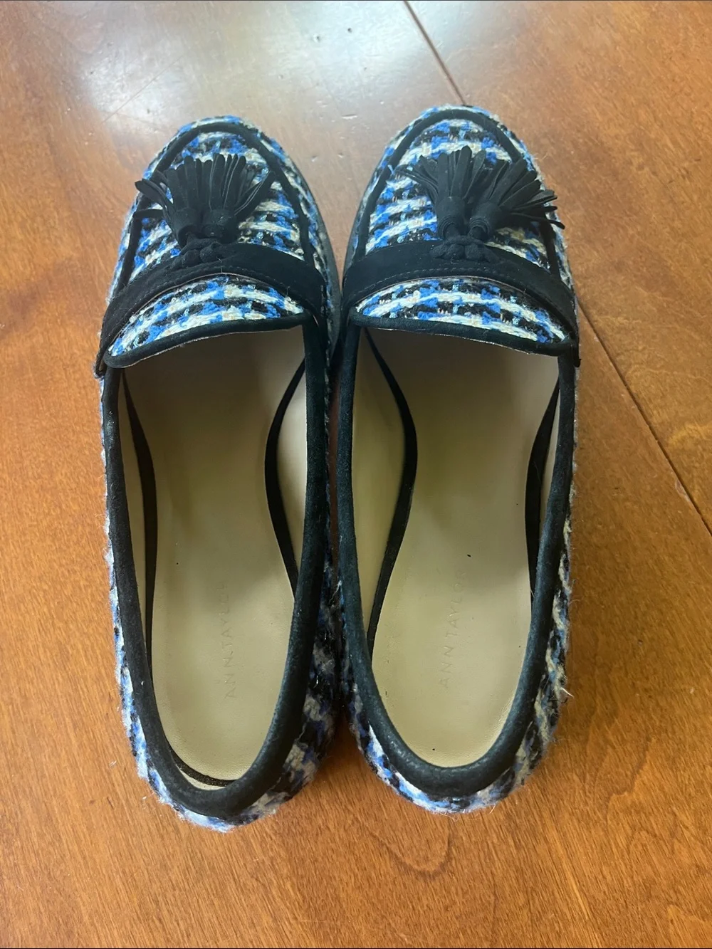 Ann Taylor Lug Sole Tweed Tassel Plaid Black/Royal Blue Loafers size 7